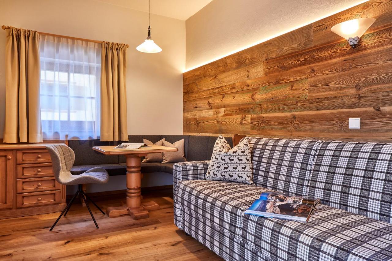 Hotel Marmolada Corvara In Badia Eksteriør bilde