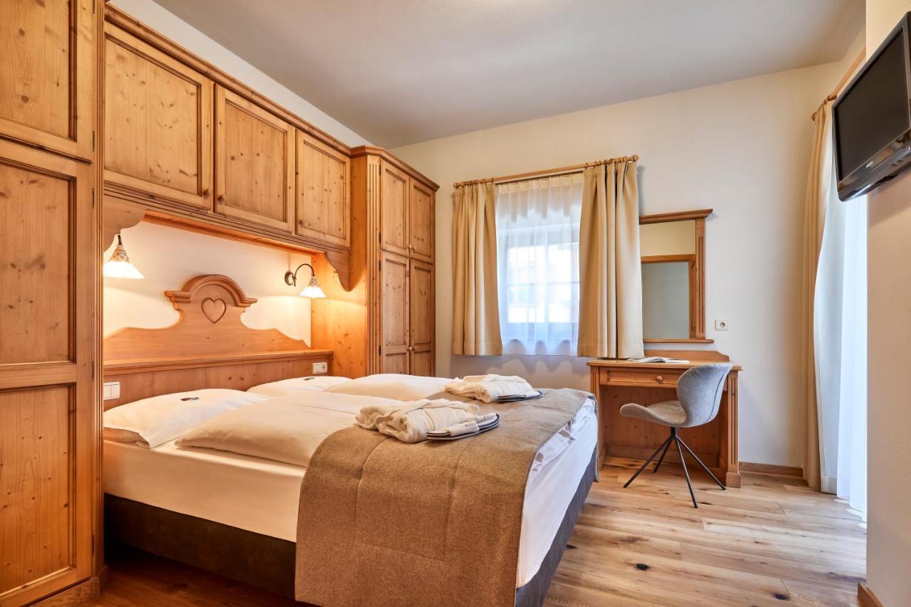 Hotel Marmolada Corvara In Badia Eksteriør bilde