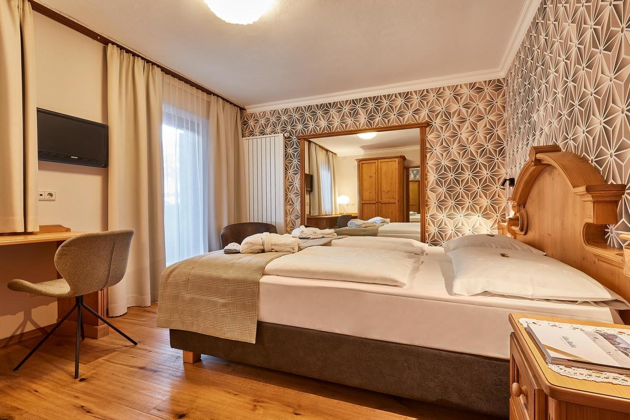 Hotel Marmolada Corvara In Badia Eksteriør bilde