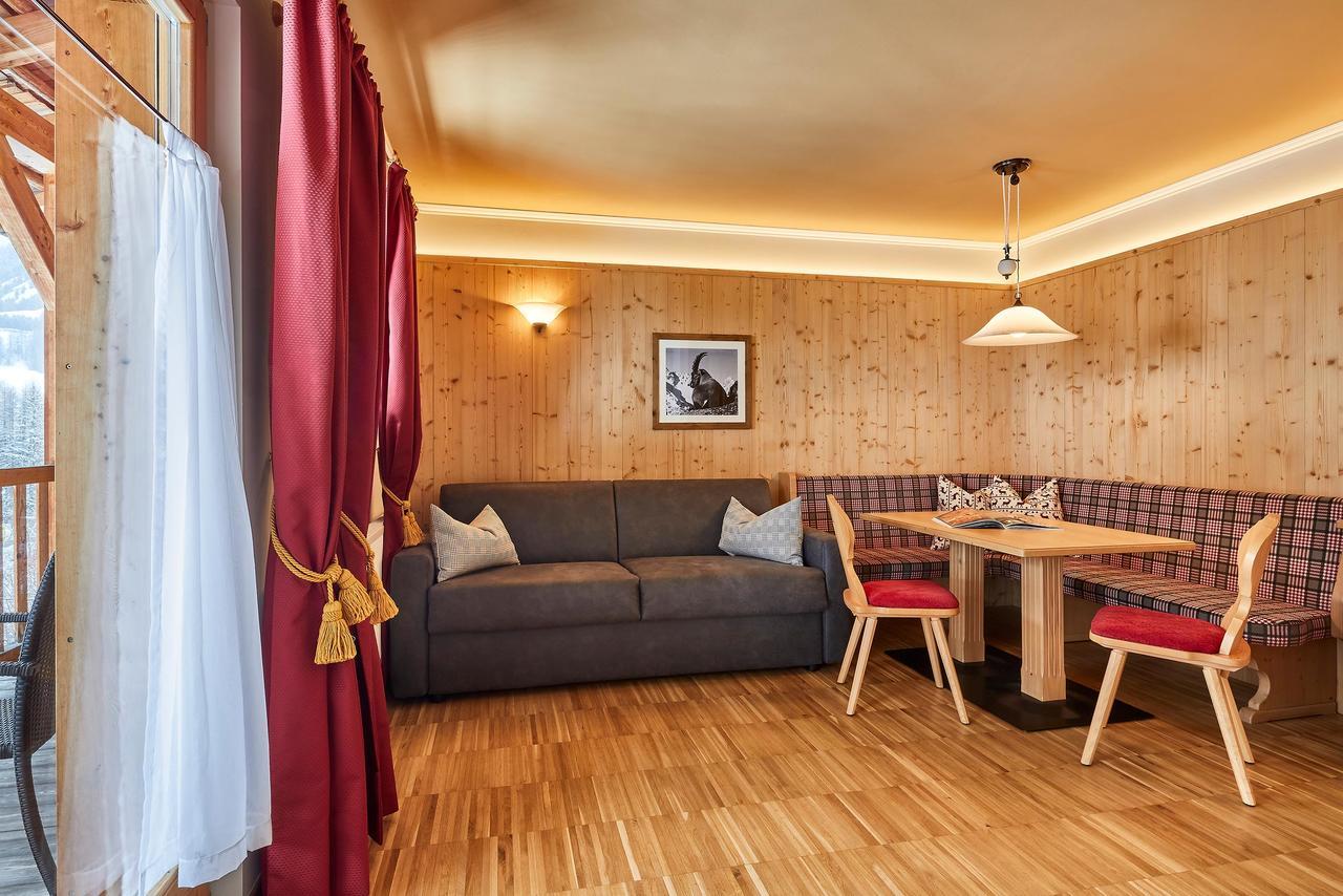 Hotel Marmolada Corvara In Badia Eksteriør bilde