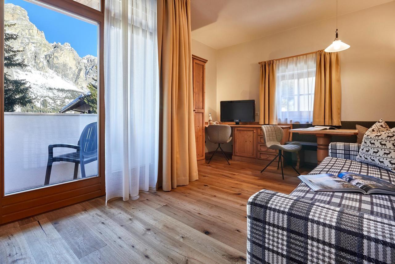Hotel Marmolada Corvara In Badia Eksteriør bilde